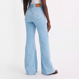 Levi’s Bootcut Ribcage Jean